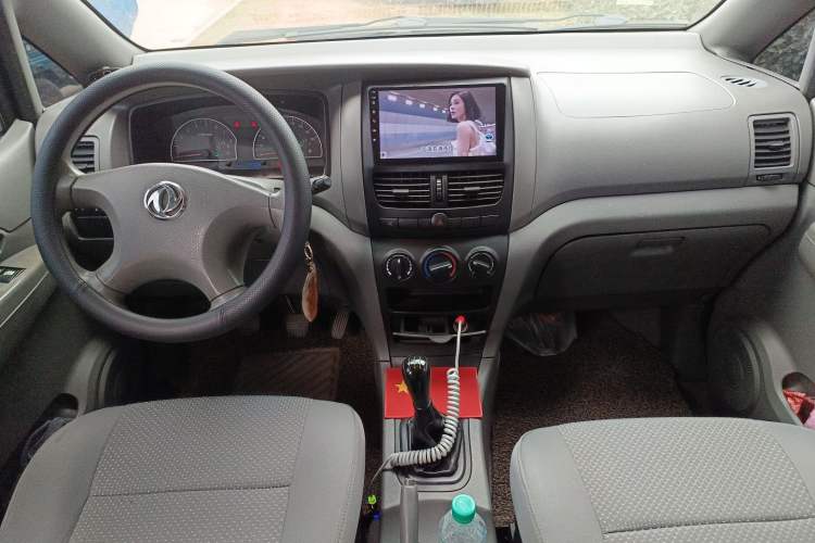 Used Dongfeng Shuaike 2010 1.6L Manual Utility Version Center Console