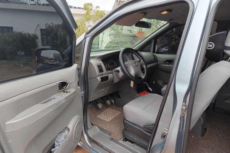 Used Dongfeng Shuaike 2010 1.6L Manual Utility Version Driver Seat