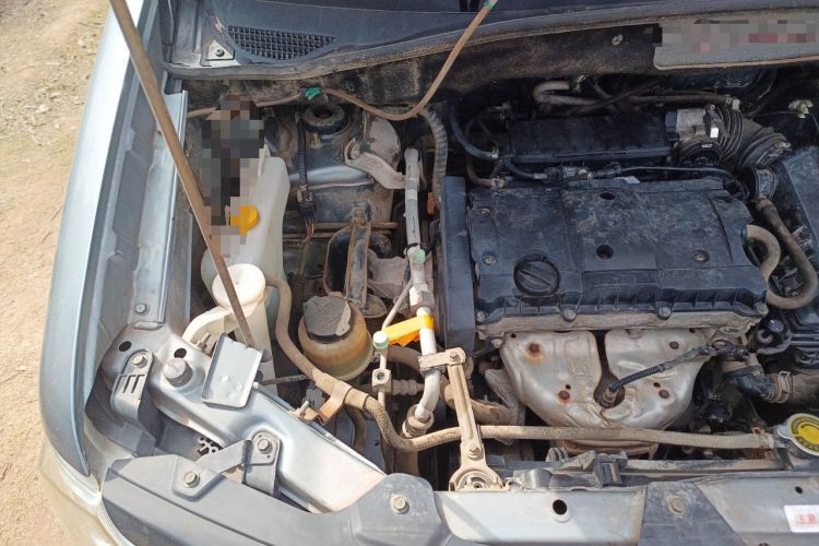 Used Dongfeng Shuaike 2010 1.6L Manual Utility Version Engine Bay Right