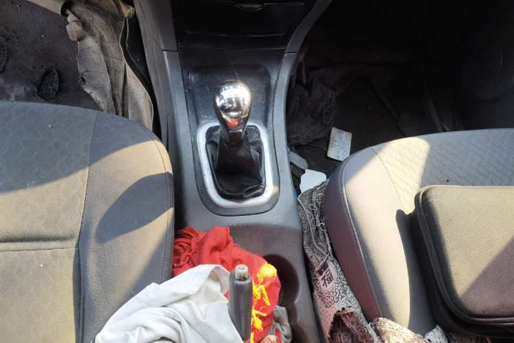 Used Dongfeng Shuaike 2010 1.6L Manual Utility Version Gear Lever