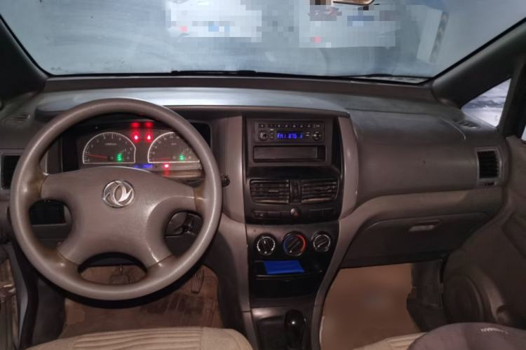 Used Dongfeng Shuaike 2010 1.6L Manual Utility Version Center Console