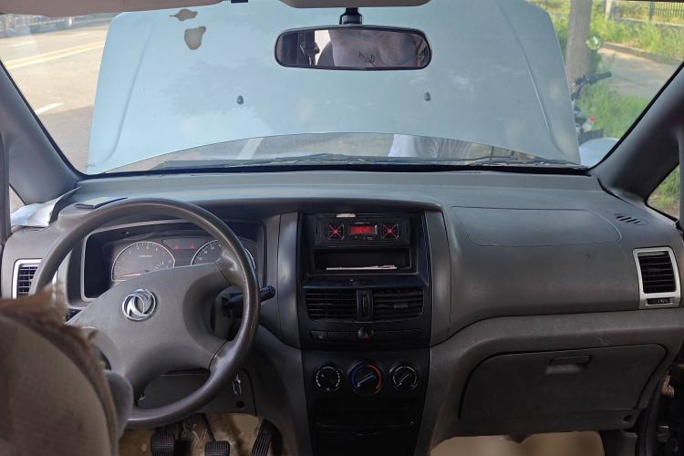Used Dongfeng Shuaike 2010 1.6L Manual Utility Version Center Console