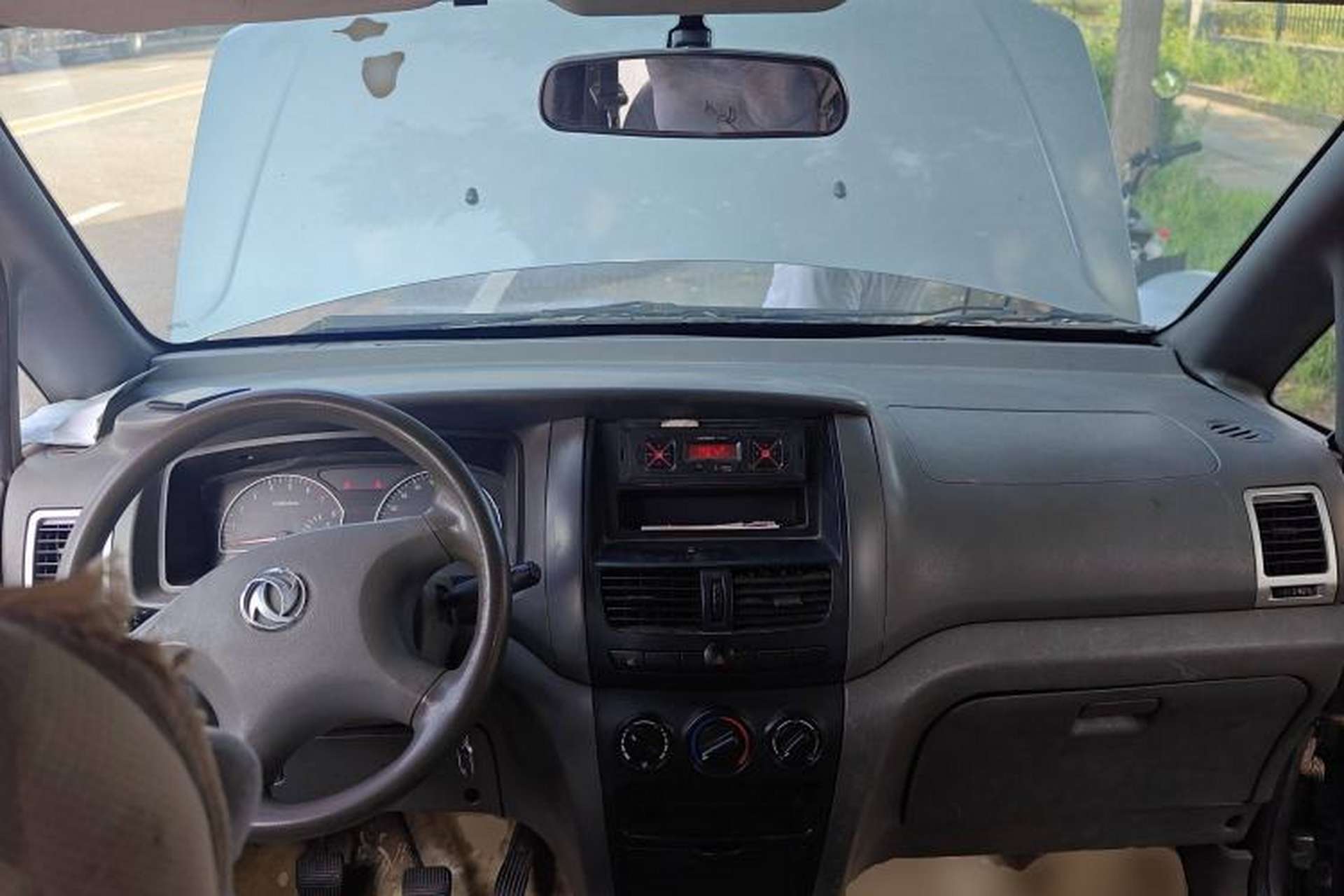 Used Dongfeng Shuaike 2010 1.6L Manual Utility Version Center Console