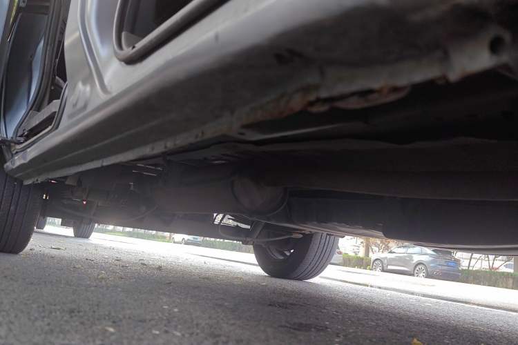 Used Dongfeng Shuaike 2010 1.6L Manual Utility Version Chassis Front Right
