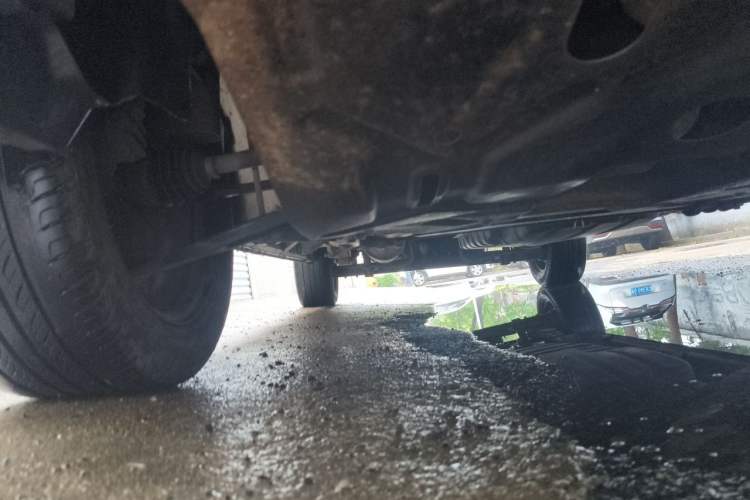 Used Dongfeng Shuaike 2010 1.6L Manual Utility Version Chassis Front Right