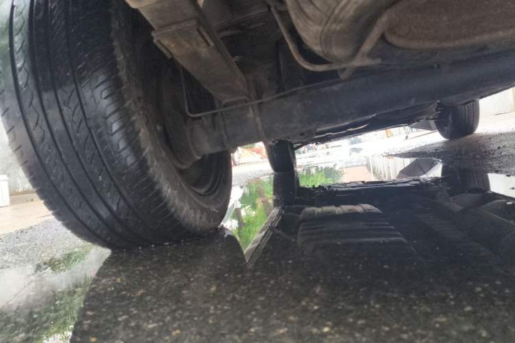 Used Dongfeng Shuaike 2010 1.6L Manual Utility Version Chassis Rear Left