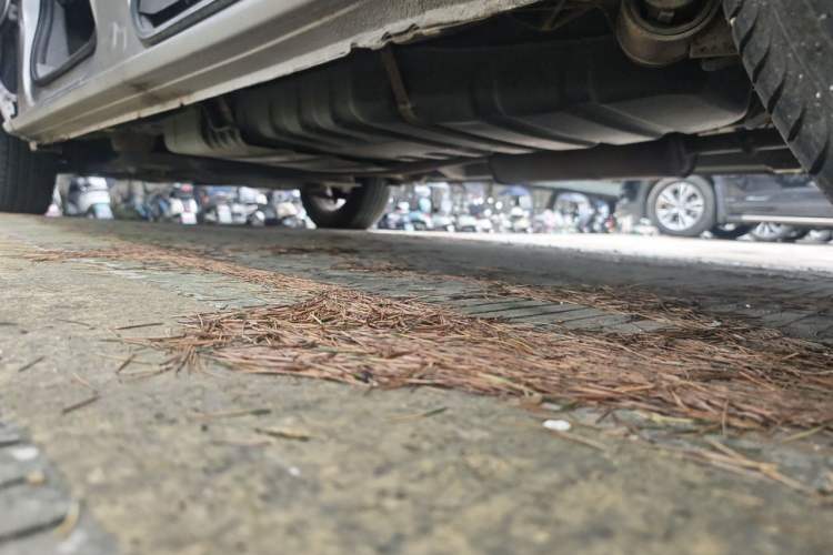Used Dongfeng Shuaike 2010 1.6L Manual Utility Version Chassis Rear Left