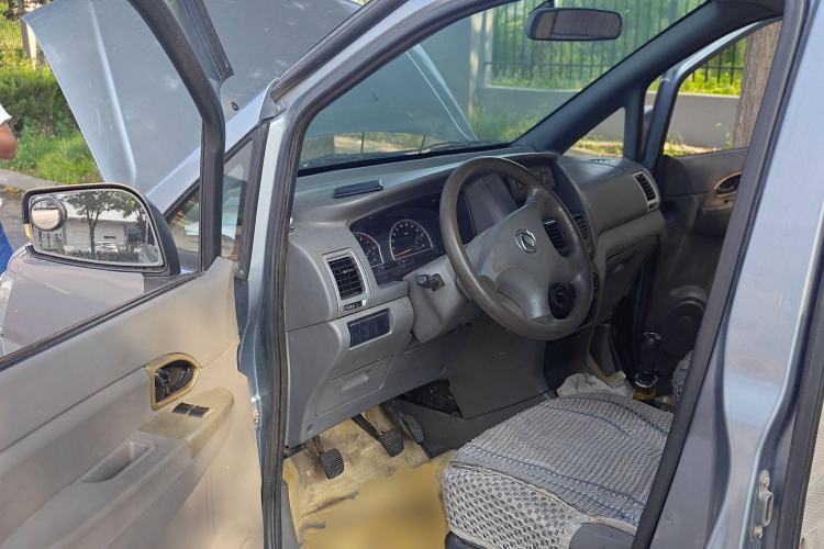 Used Dongfeng Shuaike 2010 1.6L Manual Utility Version Driver Seat