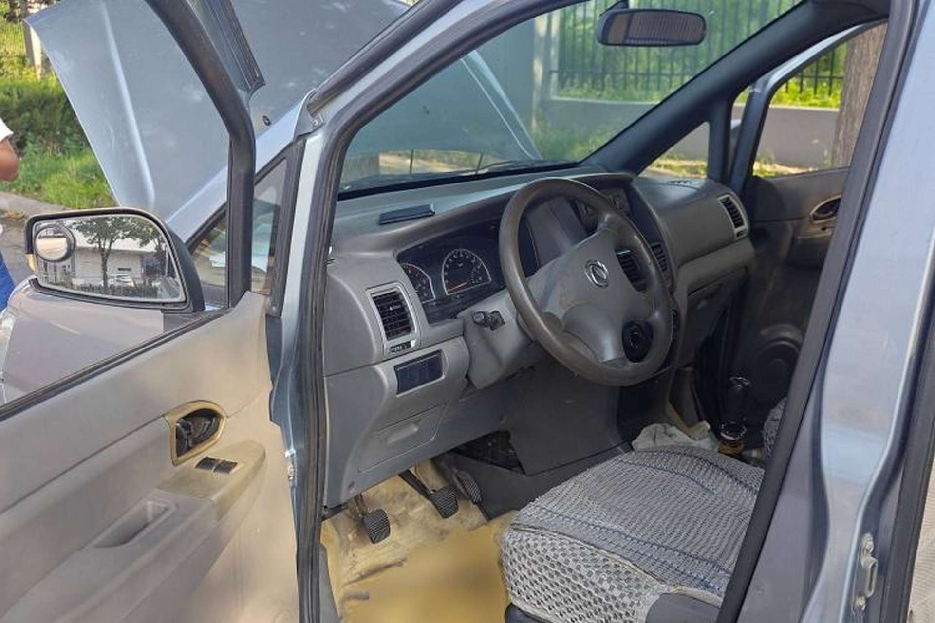 Used Dongfeng Shuaike 2010 1.6L Manual Utility Version Driver Seat