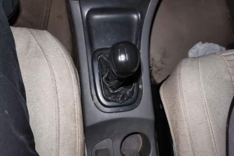 Used Dongfeng Shuaike 2010 1.6L Manual Utility Version Gear Lever