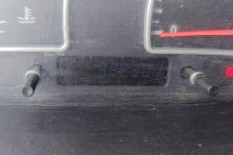 Used Dongfeng Shuaike 2010 1.6L Manual Utility Version Odometer Close Up