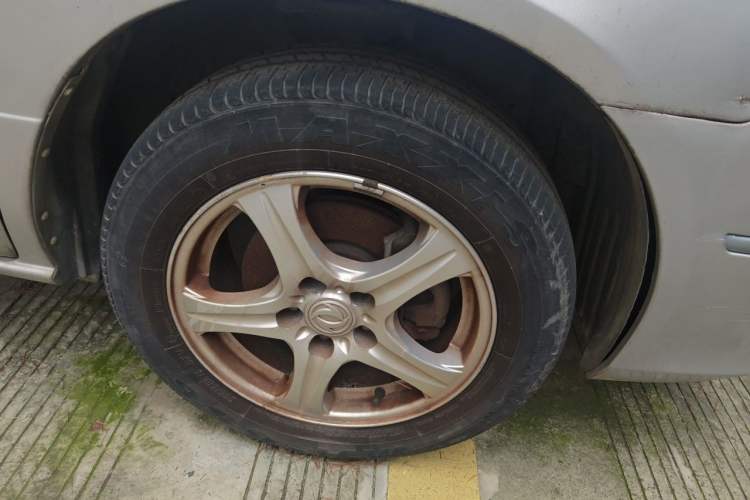 Used Dongfeng Shuaike 2010 1.6L Manual Utility Version Right Front Wheel Hub