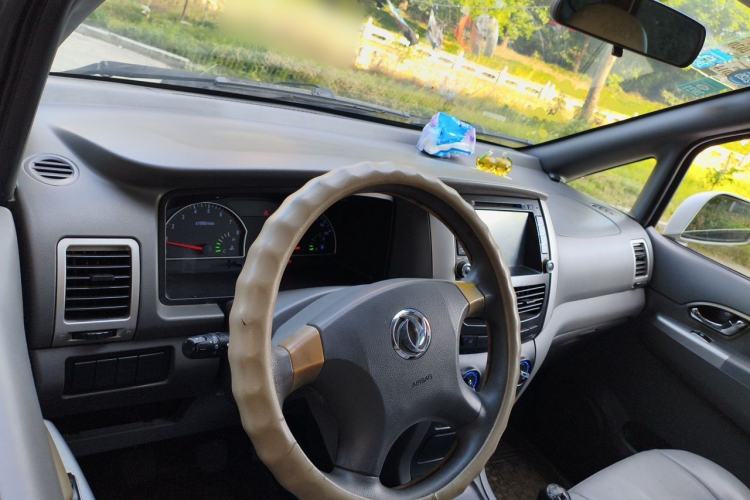 Used Dongfeng Shuaike 2010 1.6L Manual Utility Version Center Console
