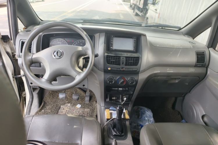 Used Dongfeng Shuaike 2010 1.6L Manual Utility Version Center Console