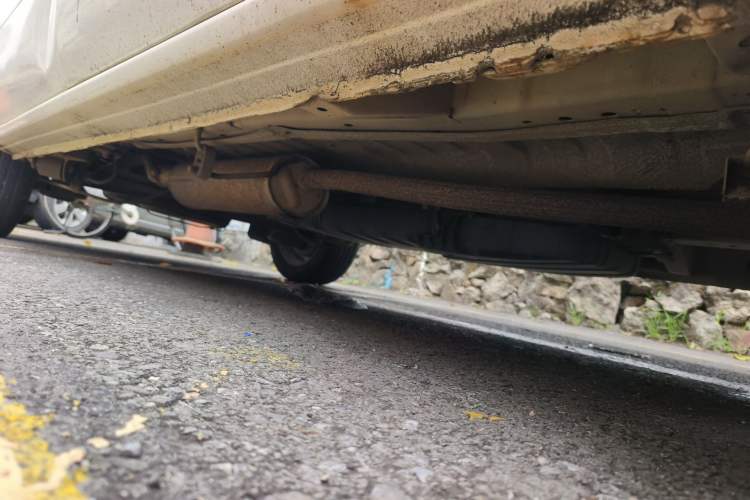 Used Dongfeng Shuaike 2010 1.6L Manual Luxury Edition Chassis Front Right