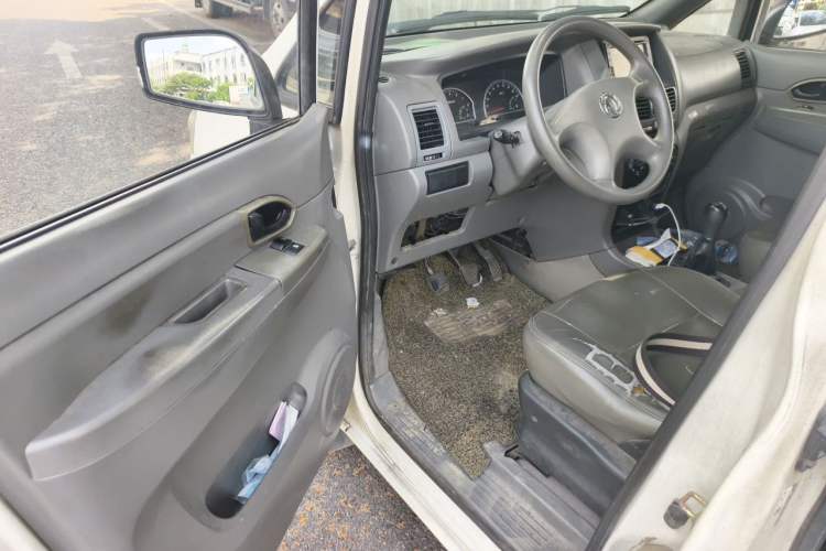 Used Dongfeng Shuaike 2010 1.6L Manual Utility Version Driver Seat