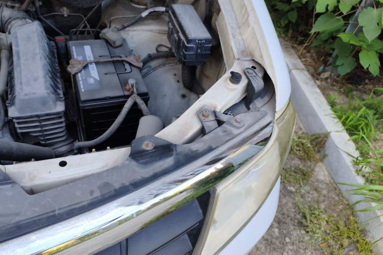 Used Dongfeng Shuaike 2010 1.6L Manual Utility Version Engine Bay Left