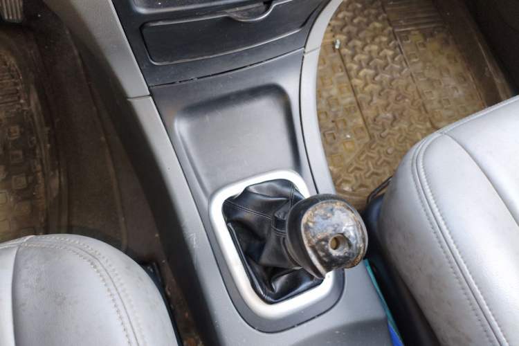 Used Dongfeng Shuaike 2010 1.6L Manual Utility Version Gear Lever