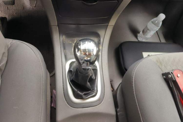 Used Dongfeng Shuaike 2010 1.6L Manual Luxury Edition Gear Lever