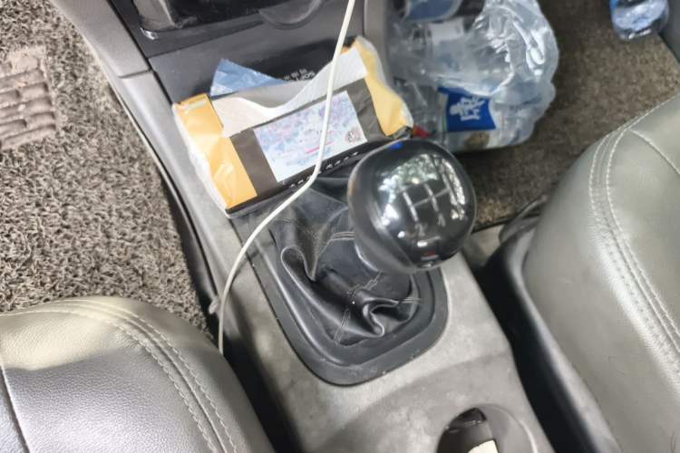 Used Dongfeng Shuaike 2010 1.6L Manual Utility Version Gear Lever