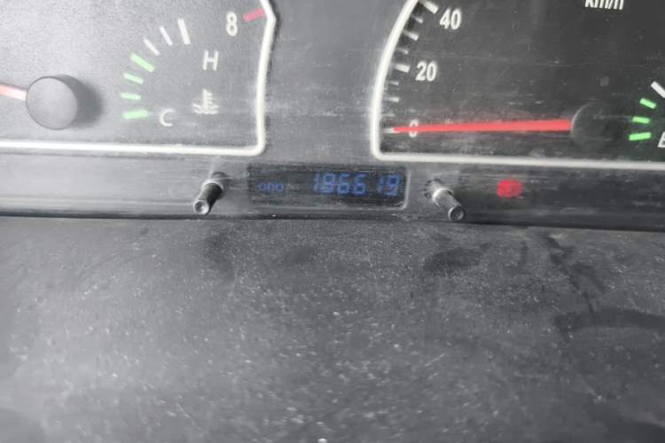 Used Dongfeng Shuaike 2010 1.6L Manual Utility Version Odometer Close Up