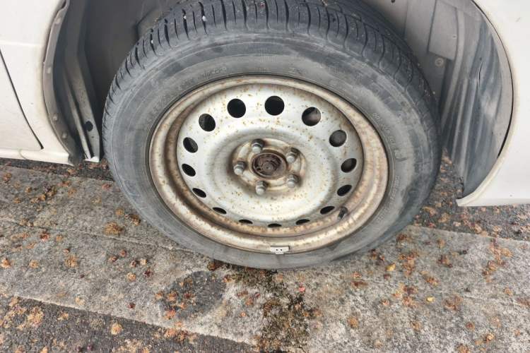 Used Dongfeng Shuaike 2010 1.6L Manual Utility Version Right Front Wheel Hub