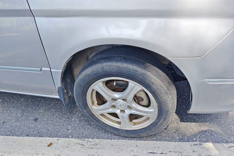 Used Dongfeng Shuaike 2010 1.6L Manual Utility Version Right Front Wheel Hub