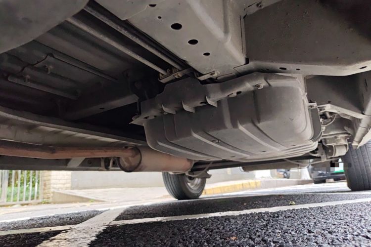 Used Dongfeng Shuaike 2011 1.6L Manual Practical 7-Seater Chassis Front Left