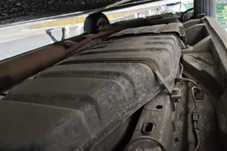 Used Dongfeng Shuaike 2011 1.6L Manual Practical 7-Seater Chassis Rear Left