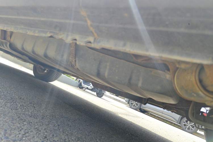 Used Dongfeng Shuaike 2011 1.6L Manual Comfort 7-Seater Chassis Rear Left