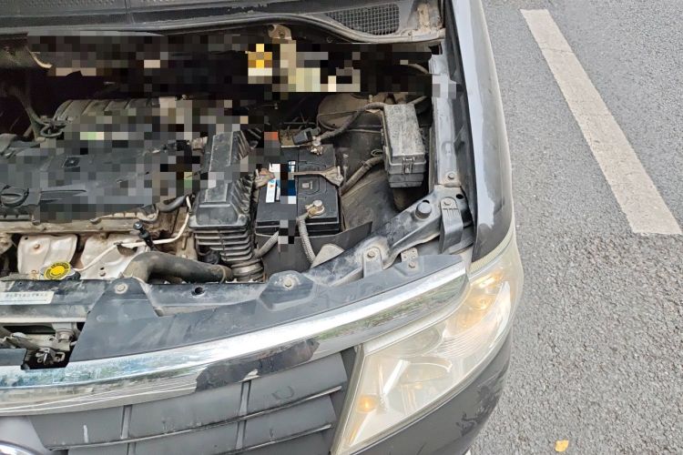 Used Dongfeng Shuaike 2011 1.6L Manual Practical 7-Seater Engine Bay Left