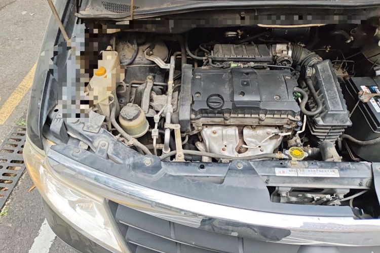 Used Dongfeng Shuaike 2011 1.6L Manual Practical 7-Seater Engine Bay Right