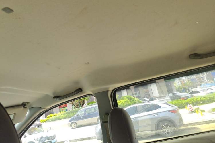 Used Dongfeng Shuaike 2011 1.6L Manual Comfort 7-Seater Headliner