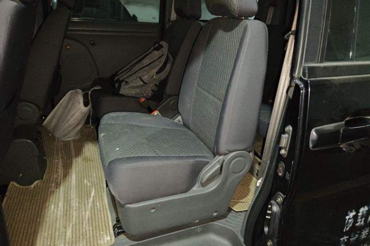 Used Dongfeng Shuaike 2011 1.6L Manual Practical 7-Seater Left Rear Seat