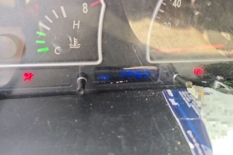 Used Dongfeng Shuaike 2011 1.6L Manual Luxury 7-Seater Odometer Close Up