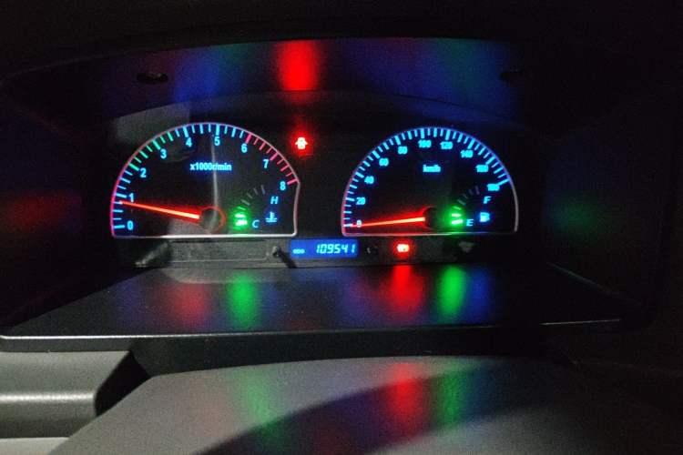 Used Dongfeng Shuaike 2011 1.6L Manual Practical 7-Seater Odometer Close Up