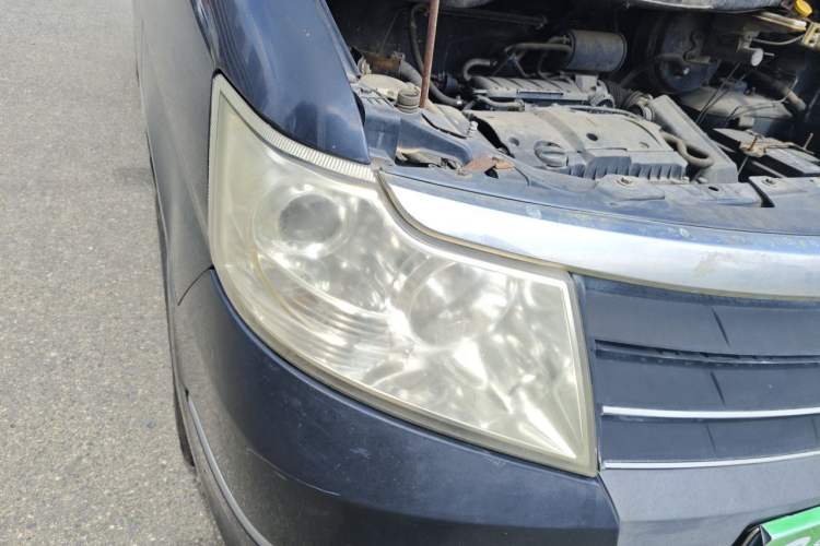 Used Dongfeng Shuaike 2011 1.6L Manual Comfort 7-Seater Right Front Headlight