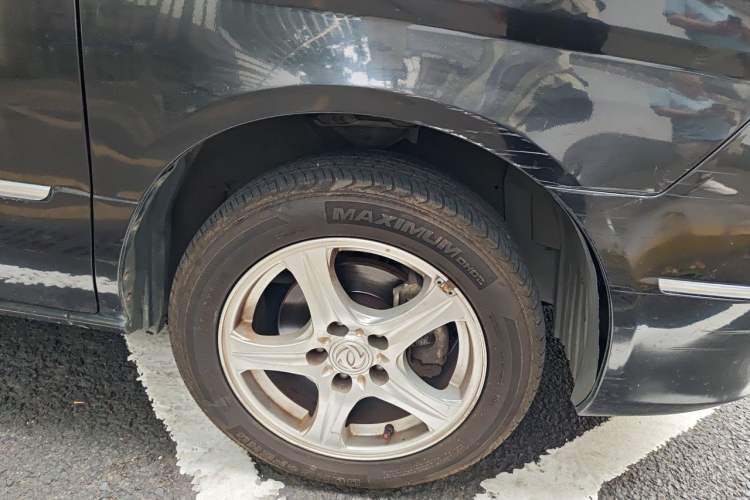 Used Dongfeng Shuaike 2011 1.6L Manual Practical 7-Seater Right Front Wheel Hub