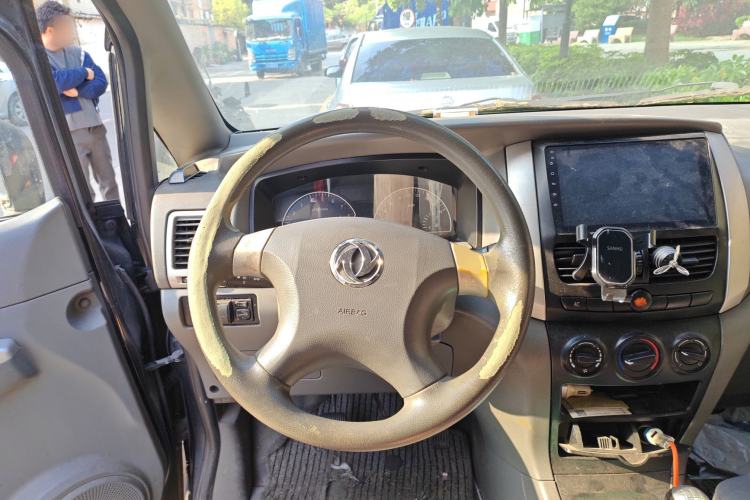 Used Dongfeng Shuaike 2011 1.6L Manual Luxury 7-Seater Steering Wheel