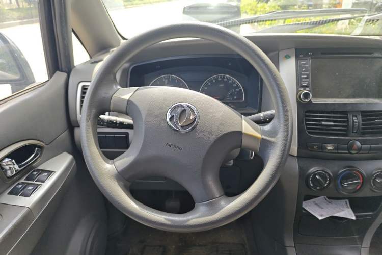 Used Dongfeng Shuaike 2011 1.6L Manual Comfort 7-Seater Steering Wheel
