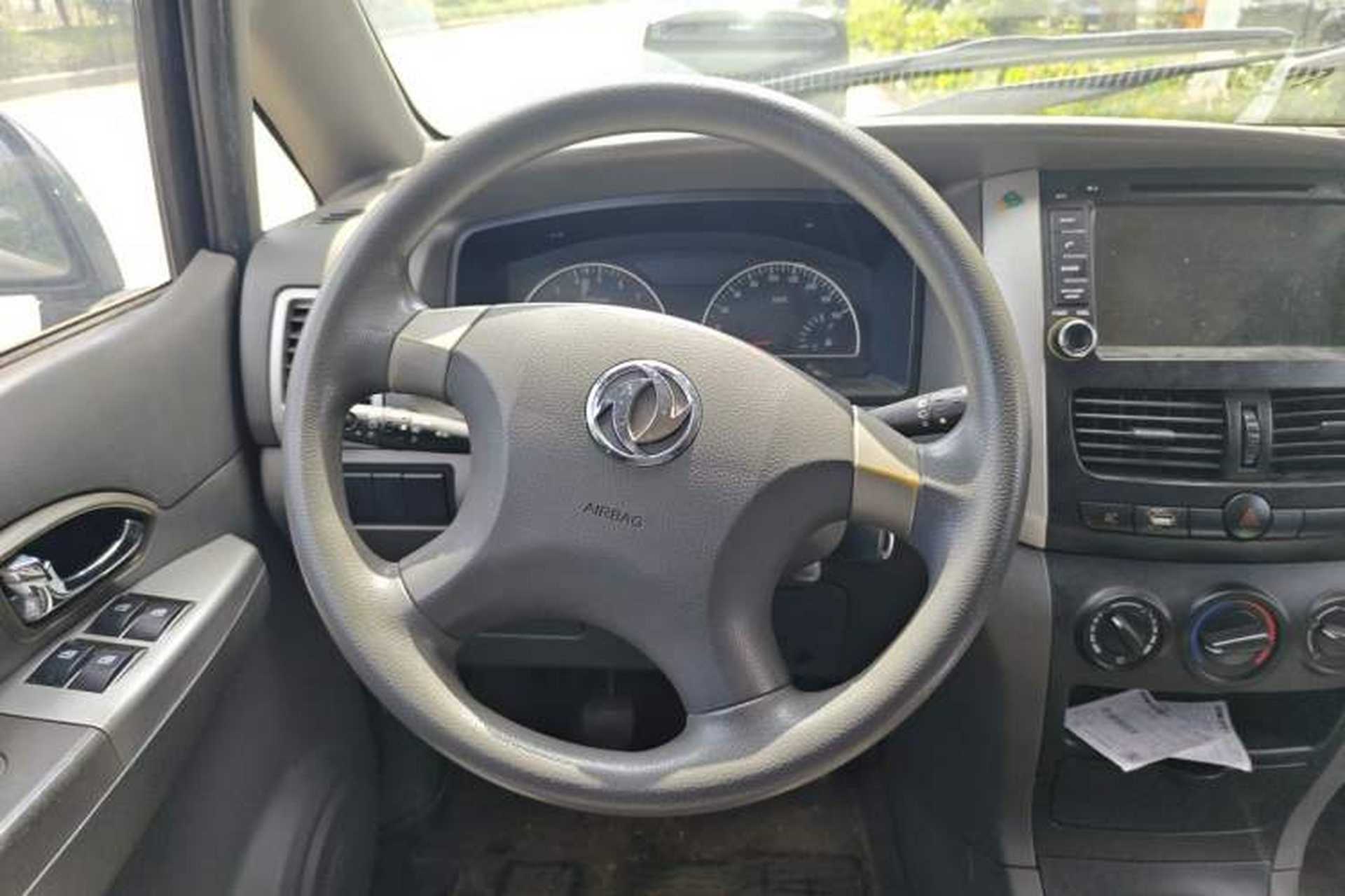 Used Dongfeng Shuaike 2011 1.6L Manual Comfort 7-Seater Steering Wheel