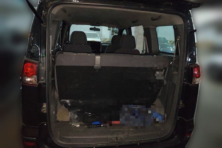 Used Dongfeng Shuaike 2011 1.6L Manual Practical 7-Seater Trunk
