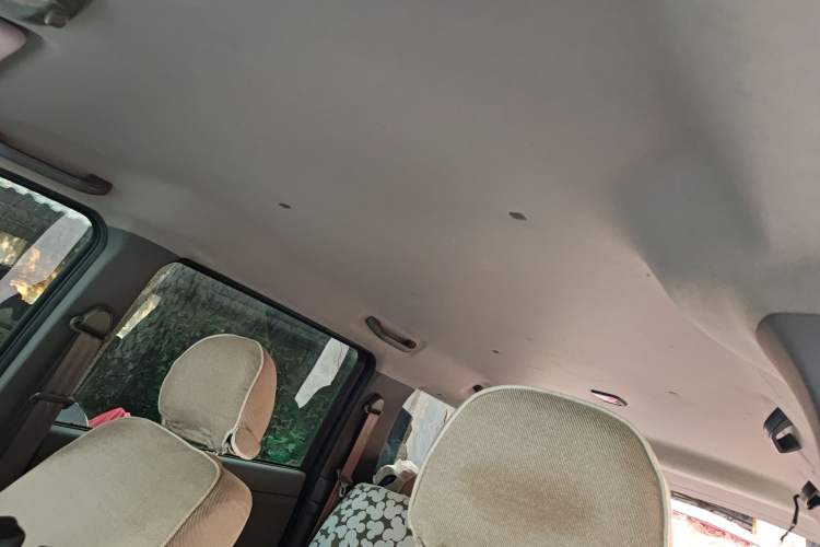 Used Dongfeng Shuaike 2011 1.6L Manual Comfort 7-Seater Headliner