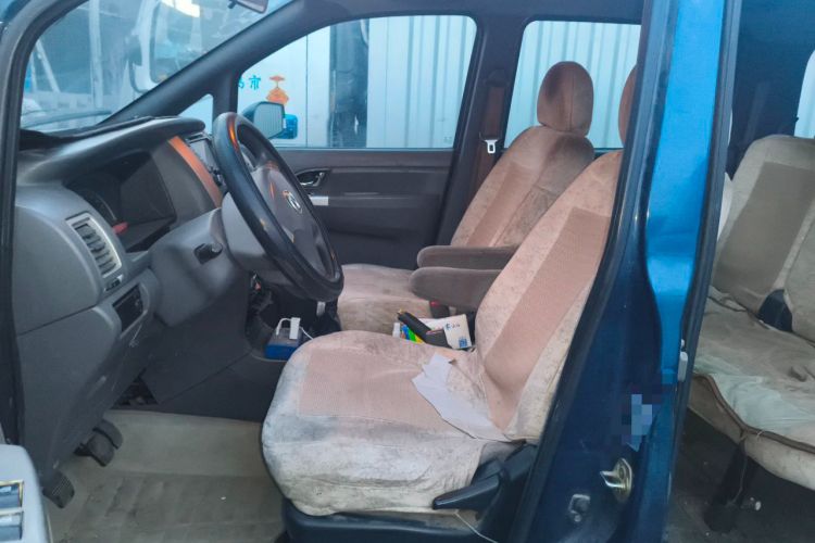 Used Dongfeng Shuaike 2011 2.0L Manual Luxury 7-Seater Left Front Seat