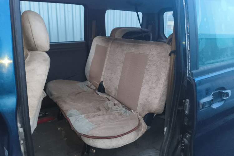 Used Dongfeng Shuaike 2011 2.0L Manual Luxury 7-Seater Left Rear Seat