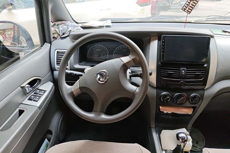 Used Dongfeng Shuaike 2011 1.6L Manual Comfort 7-Seater Steering Wheel