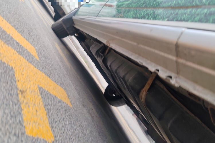 Used Dongfeng Shuaike 2011 1.6L Manual Comfort 7-Seater Chassis Rear Left