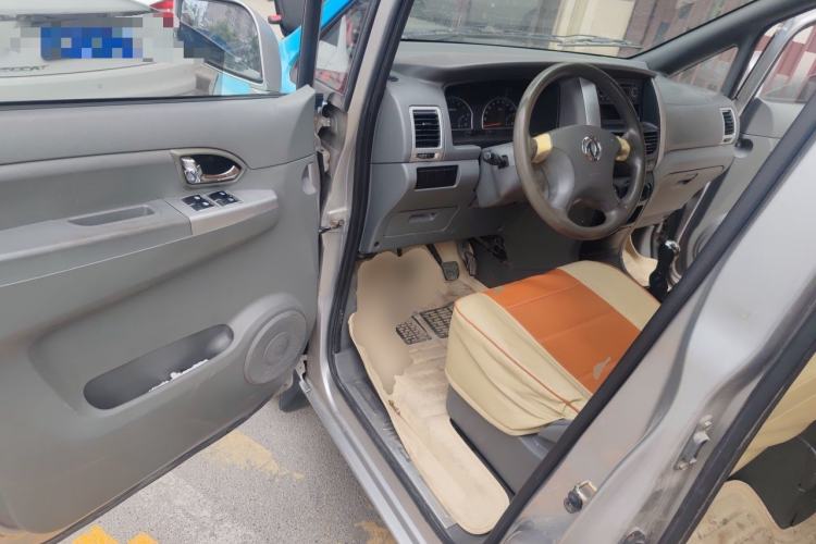 Used Dongfeng Shuaike 2011 1.6L Manual Comfort 7-Seater Driver Seat