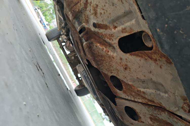 Used Dongfeng Shuaike 2011 1.6L Manual Commercial 5-Seater Chassis Front