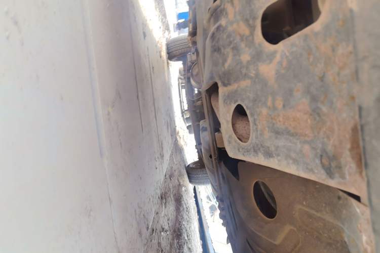 Used Dongfeng Shuaike 2011 1.5L Manual Standard 5-Seater China IV Chassis Front